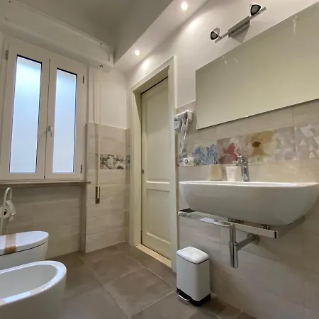 Urbano - Stazione Pensjonat 3*